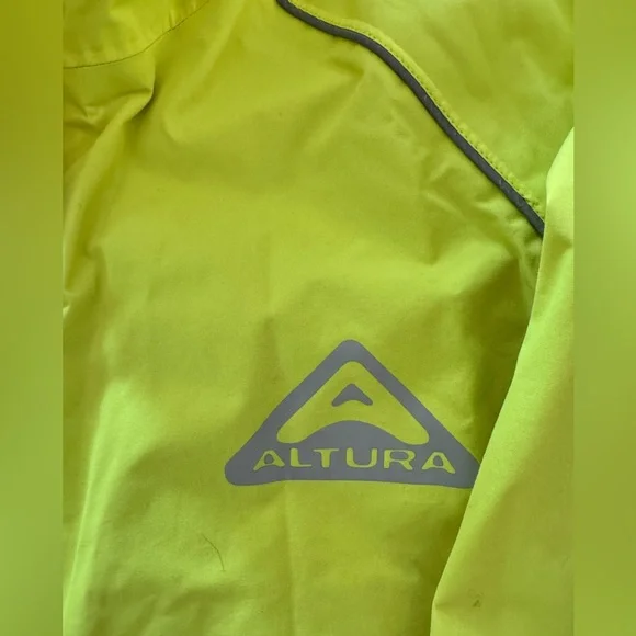 Altura Women’s waterproof high visibility/ night vision jacket. US Size 8 - Picture 3 of 6
